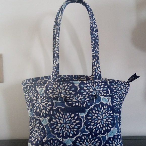 Vera Bradley Handbags - Vera Bradley Lrg handbag